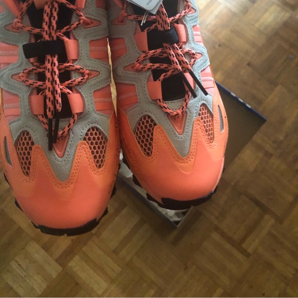 Adidas salmon coloured runners - Picture 10 of 10